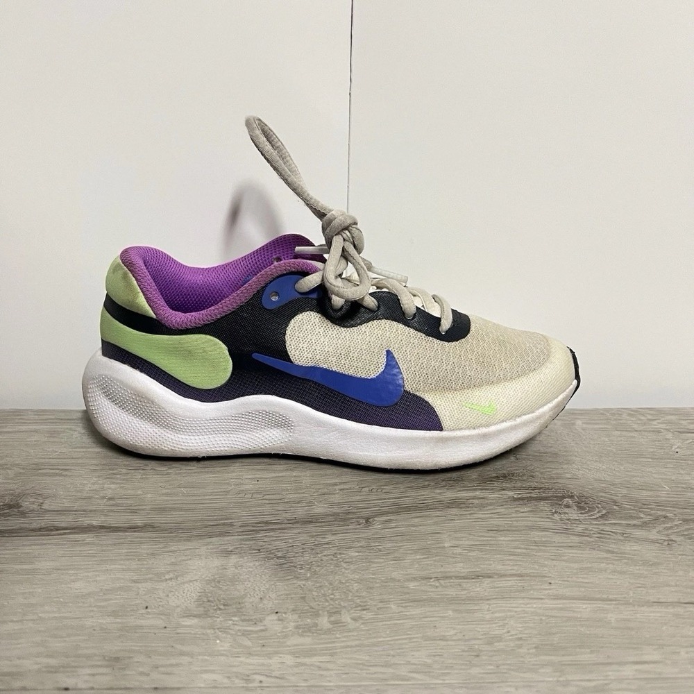 Nike Revolution 7 Kids Running Shoes White Purple Green Size 1Y FB7689-100